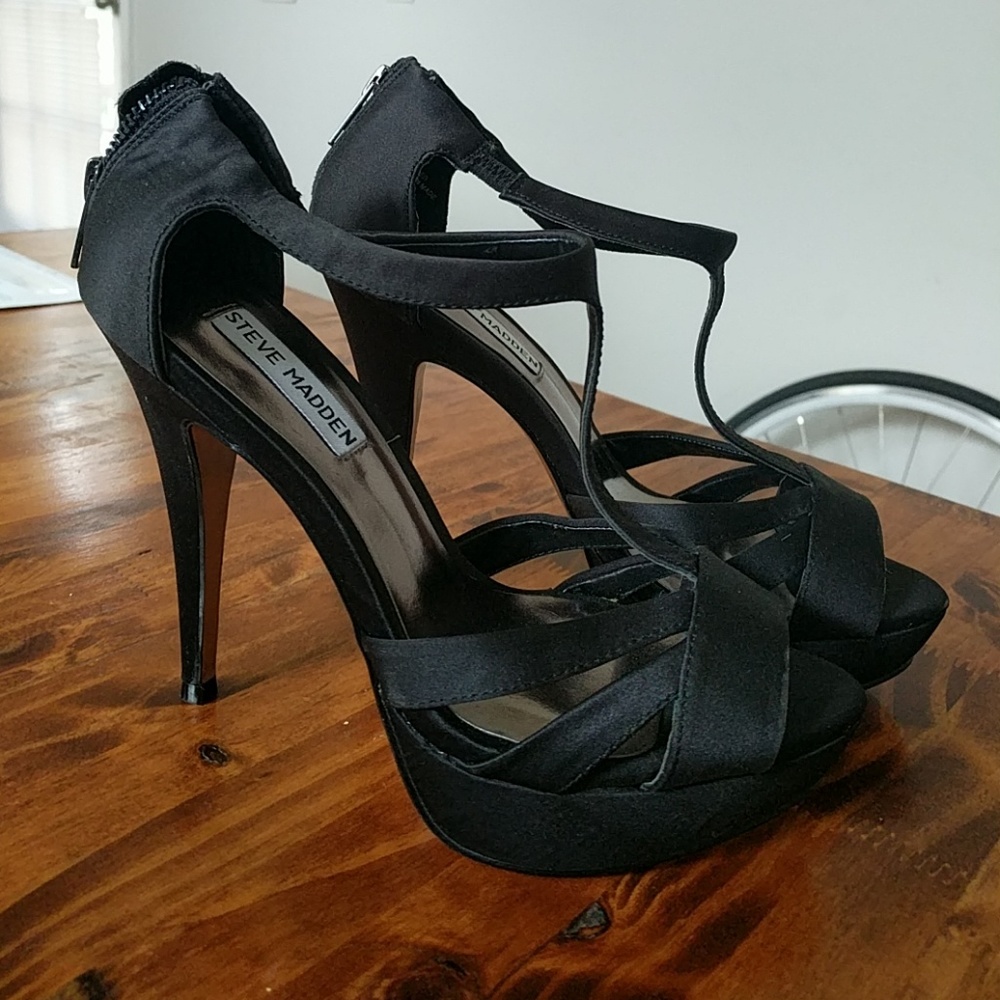 Steve Madden T-strap high heel